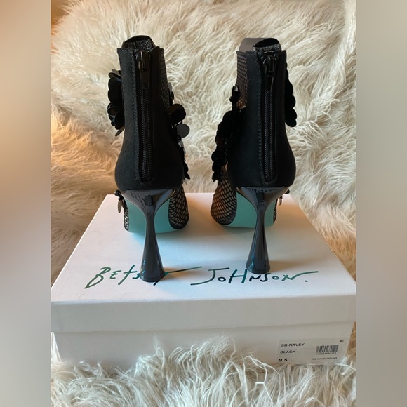 👄 NWT 👄 Betsey Johnson, Navey Embellished Dress Booties, Black, Size 9.5 - Picture 15 of 16